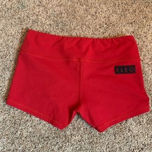 Fleo red shorts